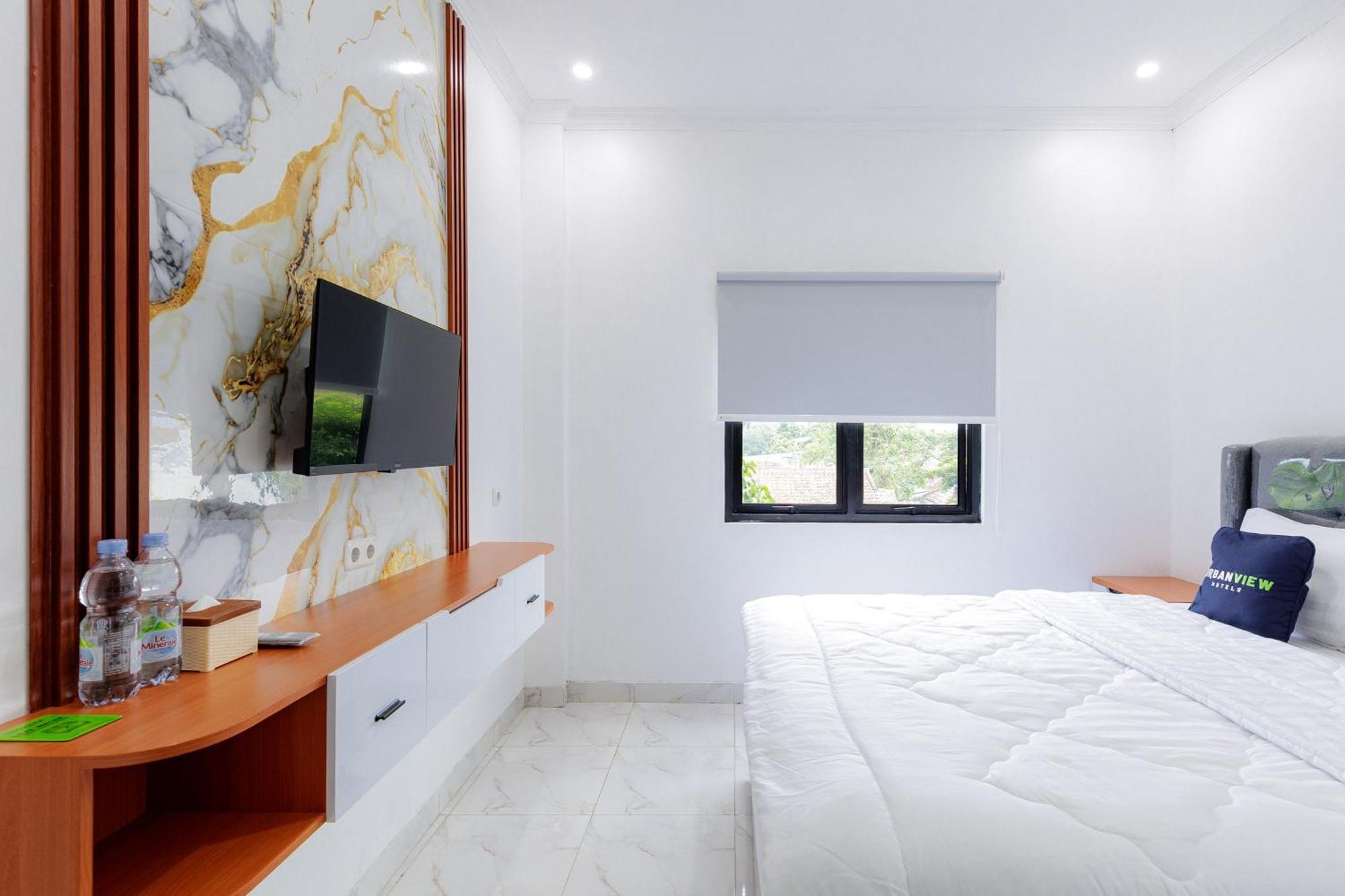 Urbanview Hotel Amira Syariah Bogor Pamoyanan ภายนอก รูปภาพ