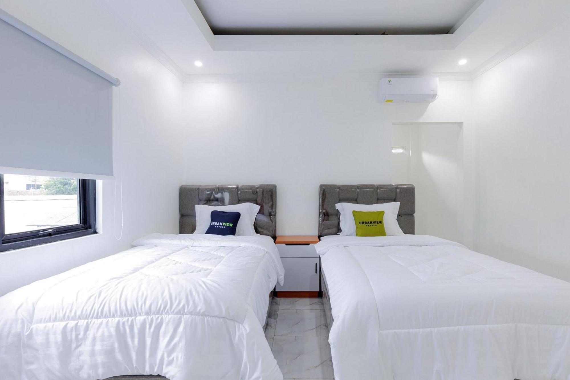 Urbanview Hotel Amira Syariah Bogor Pamoyanan ภายนอก รูปภาพ