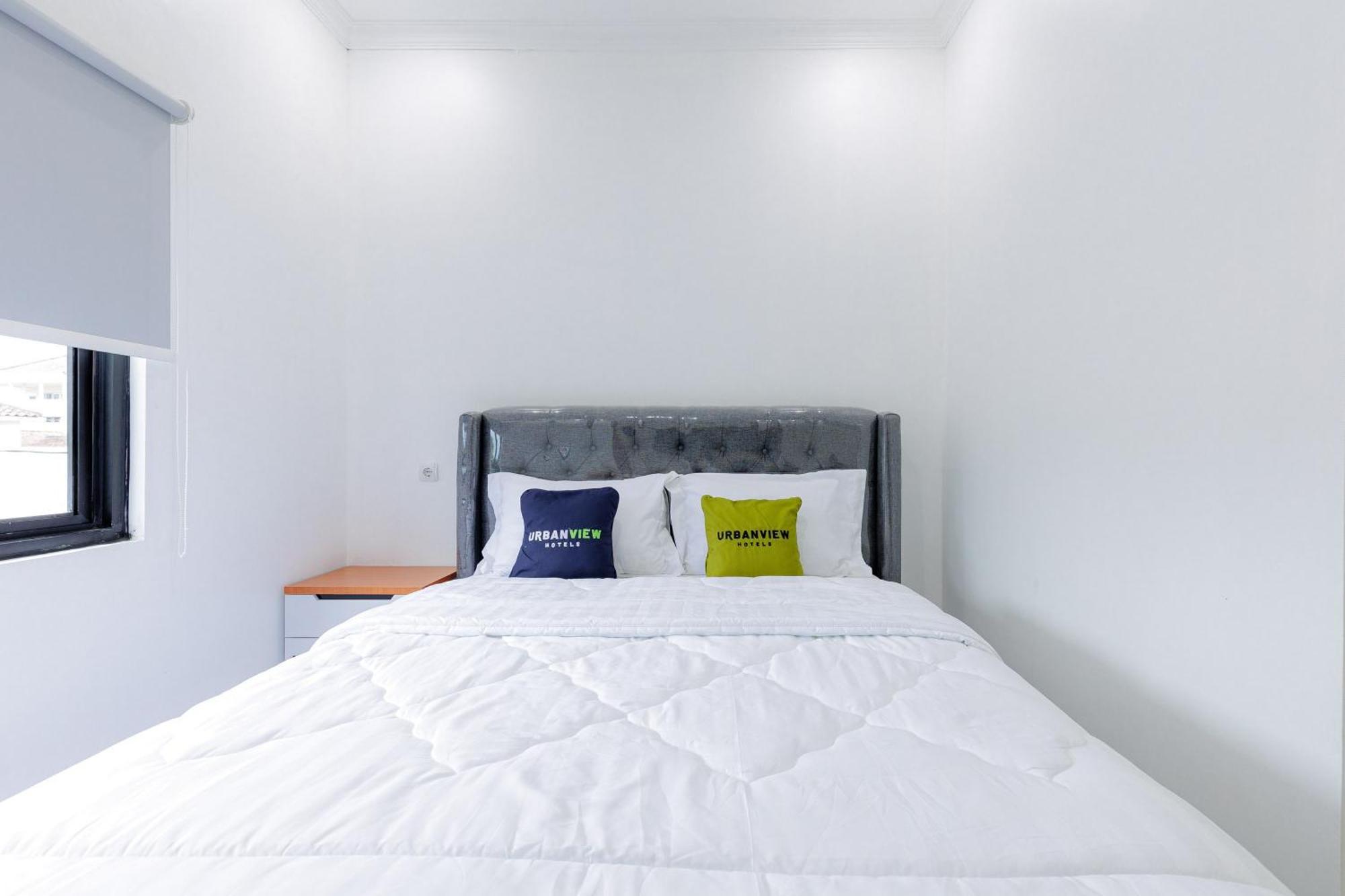 Urbanview Hotel Amira Syariah Bogor Pamoyanan ภายนอก รูปภาพ